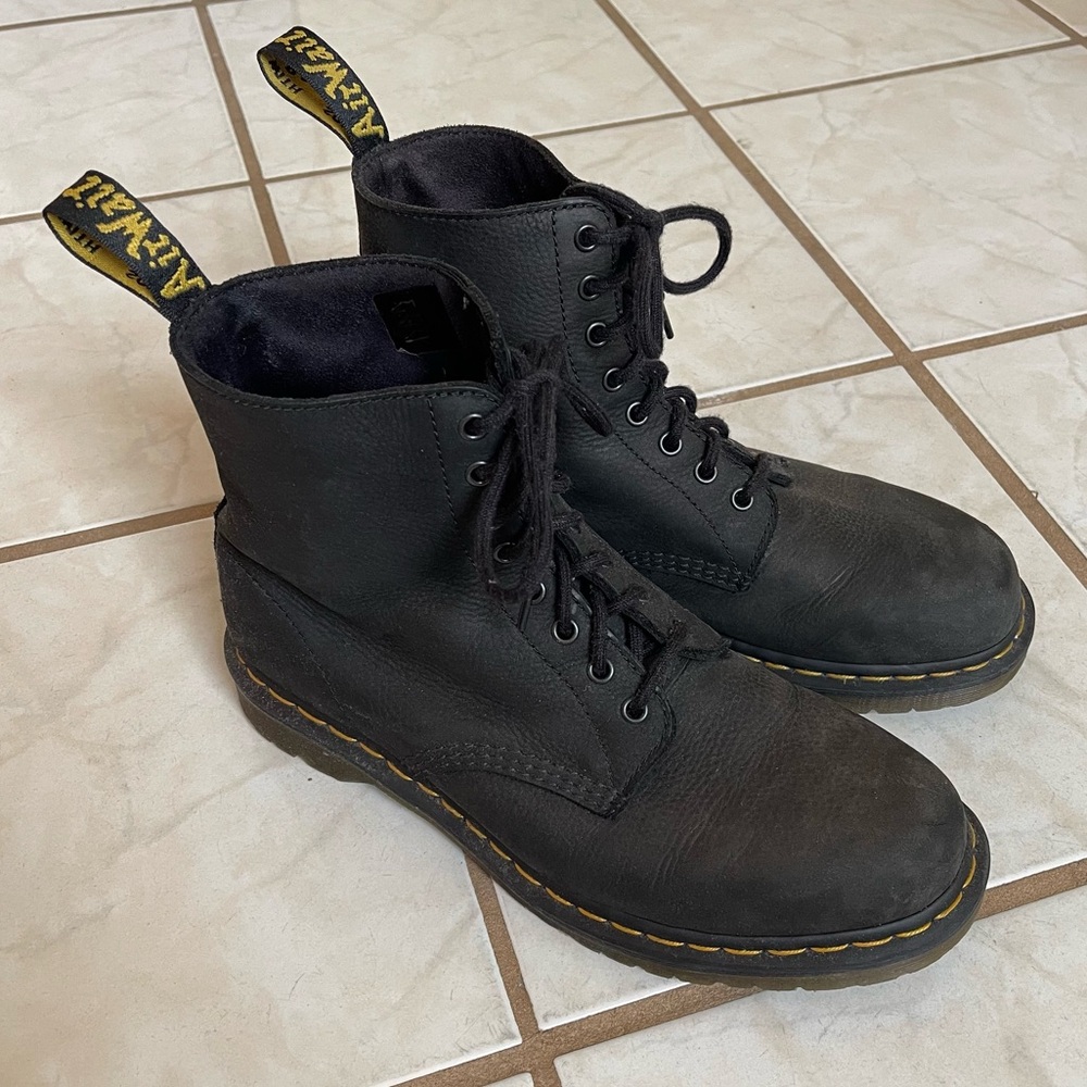 1460 Pascal Nubuck Leather Lace Up Boots in Black Milled Nubuck
